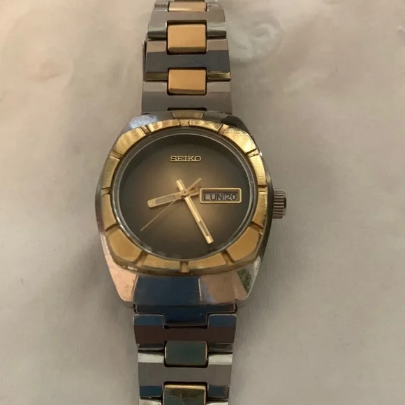 Seiko | Accessories | Ladies Seiko Automatic Gold Face Date  display picture 2